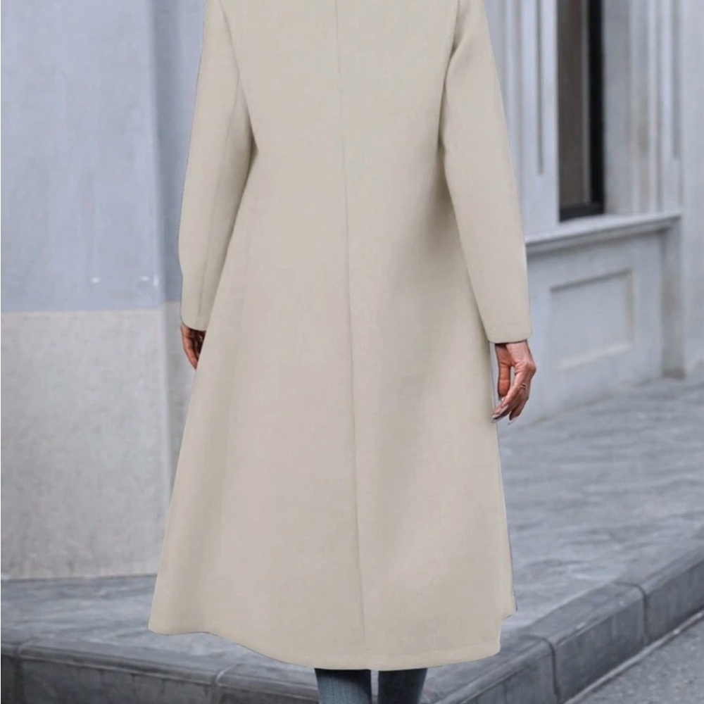 Elegant Cream Apricot Double-Breasted Coat - Picture 2 of 6